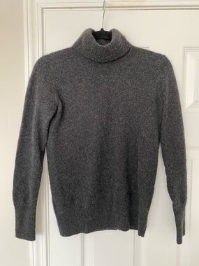 Halston Cashmere Charcoal Turtleneck Sweater, Size Small